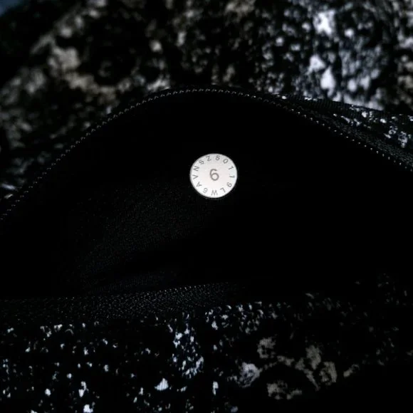 NEW | Lululemon Pace Rival Crop *22" Achromatize Ice Grey Black 6 - Picture 14 of 15